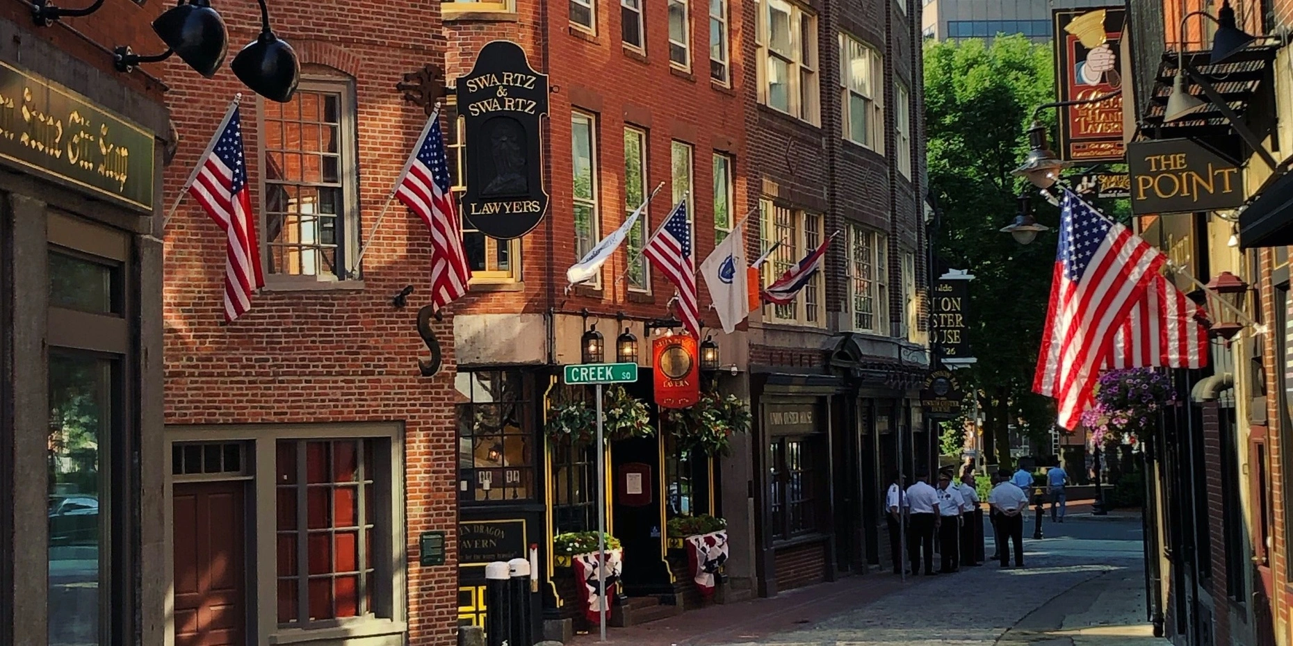 Tavern_Alley_Independence_Day